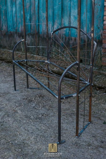 Rosenbåge HELGA mit Bank